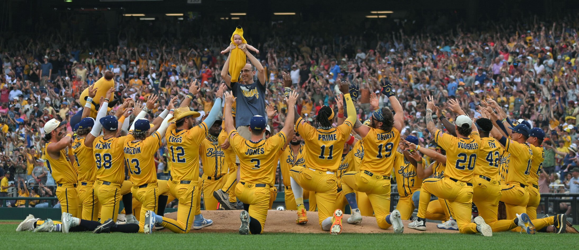 SPORTS-SAVANNAH-BANANAS-ENERGIZE-WASHINGTON-NEVER-1-BZ.jpg